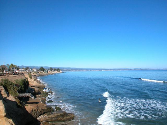 3900 Alameda Avenue, Capitola CA: https://media.crmls.org/mediaz/2b1f1981-2b75-4653-b026-0ffa982b6d0e.jpg