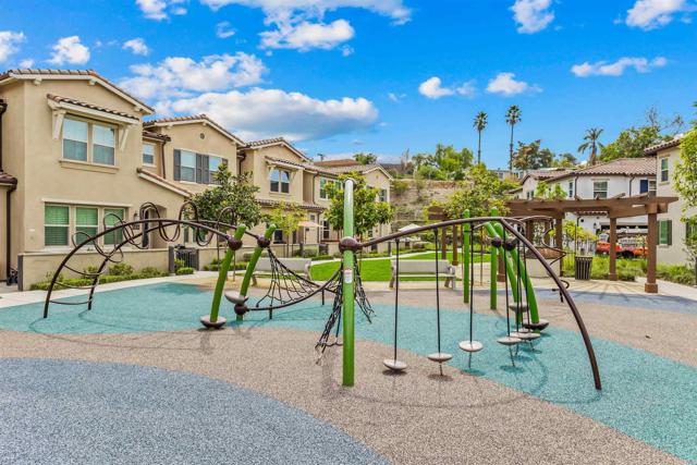 Detail Gallery Image 34 of 34 For 1118 Delpy View, Vista,  CA 92084 - 3 Beds | 2/1 Baths