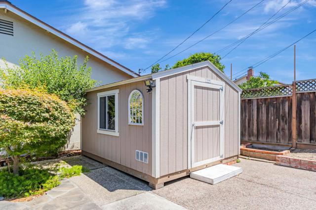 1687 Mendenhall Drive, San Jose CA: https://media.crmls.org/mediaz/2b1fa4da-c8a3-4097-aa12-2783d3eabe6c.jpg