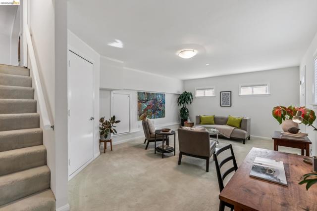 Image 26 of 51 For 5861 Bernhard Ave