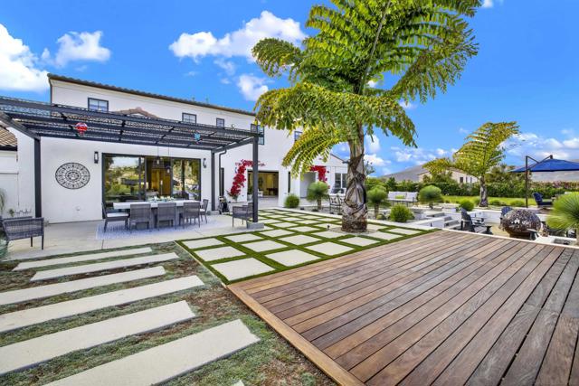 8366 The Landing Way, San Diego CA: https://media.crmls.org/mediaz/2b20ddd3-4d61-451e-8597-123ee7e942f3.jpg
