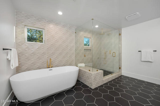 1324 La Granada Drive, Thousand Oaks CA: https://media.crmls.org/mediaz/2b20f4ac-bdc4-4178-b6b4-f181f807c16c.jpg