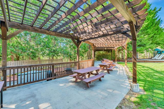 115 Fairway Village Court, Murphys CA: https://media.crmls.org/mediaz/2b213ece-2833-451a-9fa0-ee38ee2f01fe.jpg