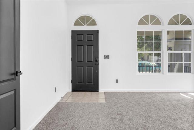 1250 Greenleaf Loop, Greenfield CA: https://media.crmls.org/mediaz/2b216a17-e9f8-4179-94f8-efcad76ef267.jpg