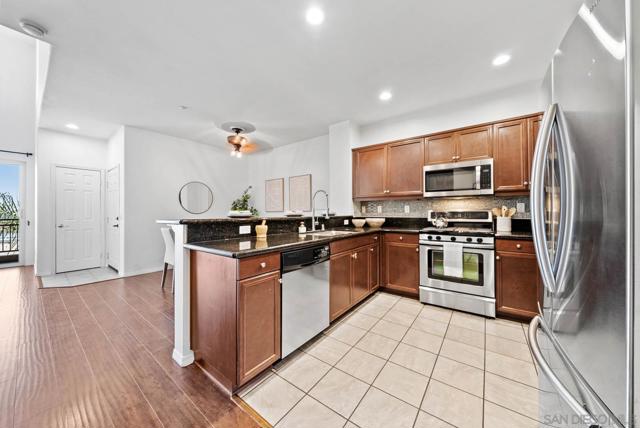 5439 Soho View Ter, San Diego CA: https://media.crmls.org/mediaz/2b21d703-4a12-4ec5-8290-4d13acfd3964.jpg