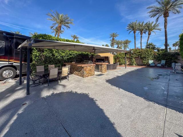 80394 Ave 48, Indio CA: https://media.crmls.org/mediaz/2b21f3cc-d6fc-4696-802b-72a2e8b4c757.jpg