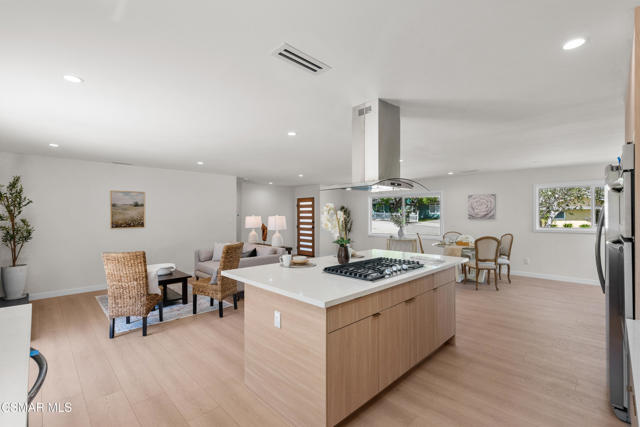 3167 Waco Avenue, Simi Valley CA: https://media.crmls.org/mediaz/2b223a7a-0235-4c0e-9c9e-666f1ffd87a1.jpg