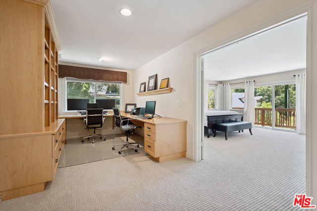 23040 Blue Bird Drive, Calabasas CA: https://media.crmls.org/mediaz/2b22777c-fb63-4d0a-bc89-1d7d515d7260.jpg