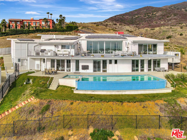 28405 Via Acero Street, Malibu CA: https://media.crmls.org/mediaz/2b23416c-6429-4460-85b4-a5b27bbcba16.jpg