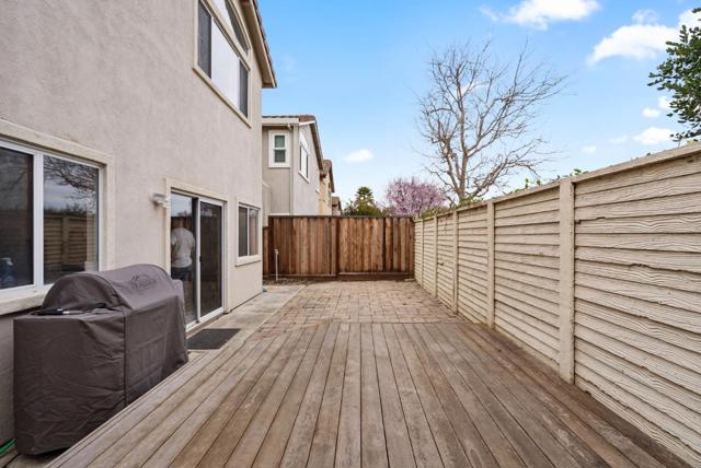 18177 Stonegate Court, Salinas CA: https://media.crmls.org/mediaz/2b24418c-2b20-41ec-86e9-75c82beb9e55.jpg