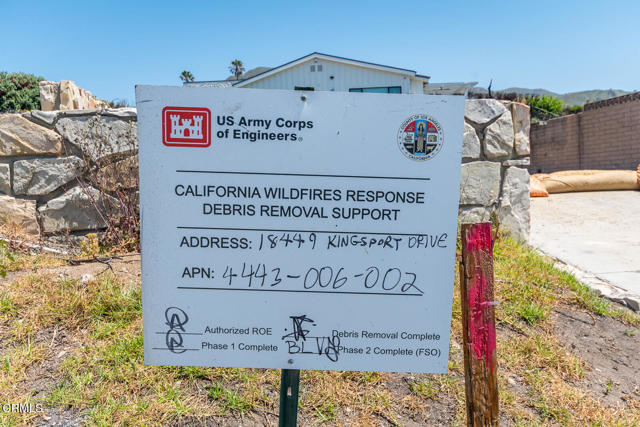 18449 Kingsport Drive, Malibu CA: https://media.crmls.org/mediaz/2b2454d9-b1af-4252-bed9-70c2f1675c36.jpg