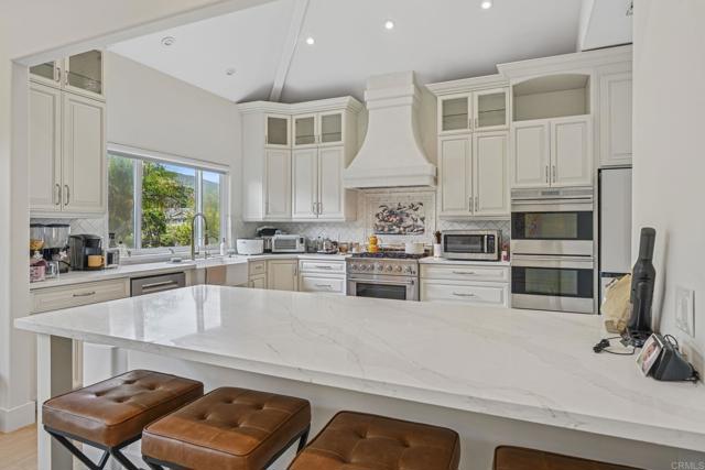 1176 LA SOMBRA Drive, San Marcos CA: https://media.crmls.org/mediaz/2b254d2e-8650-4a93-a133-dfa8a7f9fba3.jpg