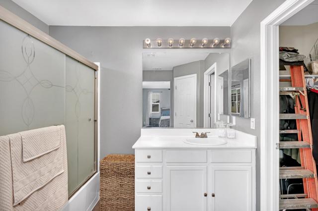 2357 N Rock Creek Drive, Los Banos CA: https://media.crmls.org/mediaz/2b2580db-31f6-4d75-b2d0-66bfbae2c518.jpg