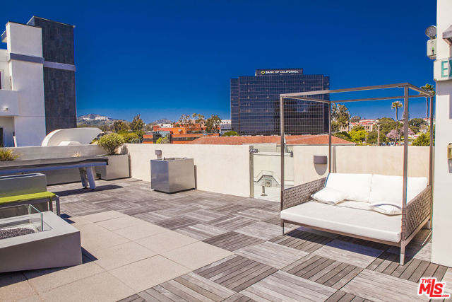 11649 Mayfield Avenue, Los Angeles CA: https://media.crmls.org/mediaz/2b25c7a7-7466-46e6-95a6-998302d86ca0.jpg