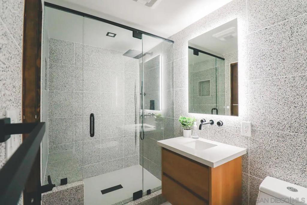 MLS #250022021SD img 33