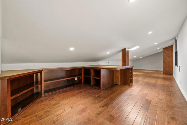 5197 Teton Lane, Ventura CA: https://media.crmls.org/mediaz/2b26c7a6-3ce7-469a-8f97-d634768bbff9.jpg