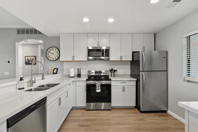 67837 N Portales Drive, Cathedral City CA: https://media.crmls.org/mediaz/2b26ef39-b119-4c00-ba4d-0336d27a9ec2.jpg