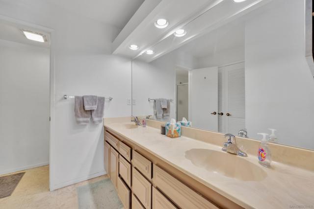 4055 Falcon St, San Diego CA: https://media.crmls.org/mediaz/2b27ef4b-2db6-40bb-a9f1-4fd405892c96.jpg