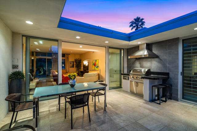 72205 El Paseo, Palm Desert CA: https://media.crmls.org/mediaz/2b289ef4-1a51-4e84-9686-dbc9dd4ea53e.jpg