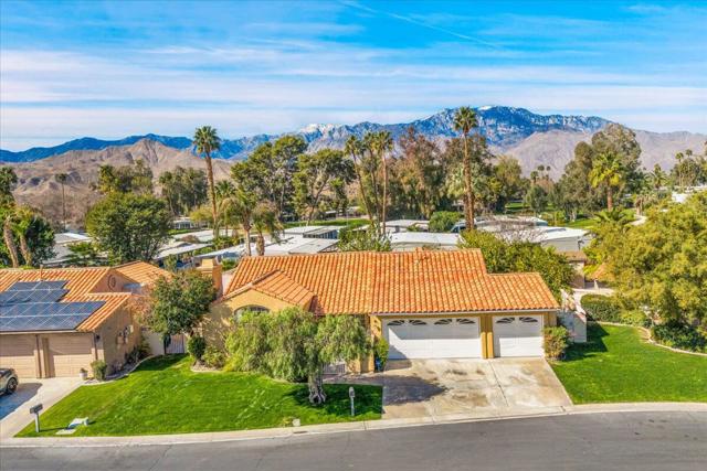 36429 Las Begonias, Cathedral City CA: https://media.crmls.org/mediaz/2b28f0d3-91f6-44c7-8334-4109ee965980.jpg