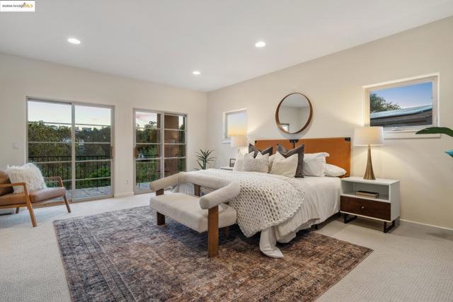 911 Aquarius Way, Oakland CA: https://media.crmls.org/mediaz/2b292e98-239a-464d-9fd6-5370080eb145.jpg