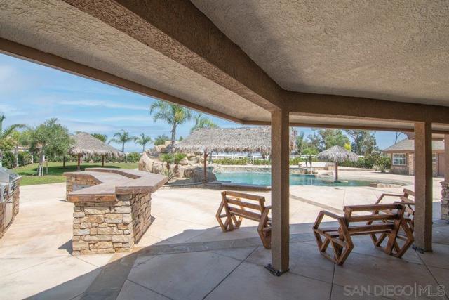 Image 64 of 75 For 37789 Avenida La Cresta