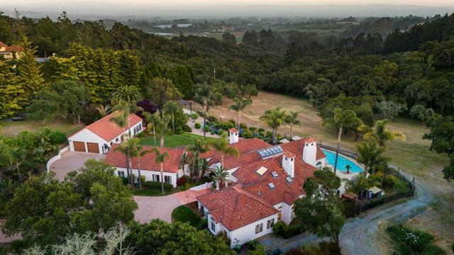 235 Vista Del Pajaro Road, Corralitos CA: https://media.crmls.org/mediaz/2b29dc8d-247e-45a6-bef6-7ea42f4ba0bf.jpg