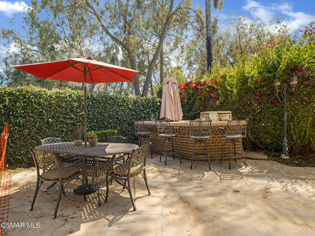 4126 Sterlingview Drive, Moorpark CA: https://media.crmls.org/mediaz/2b2a3bda-55e6-44fe-a020-860a088b1dac.jpg
