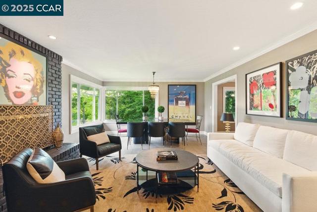 314 Draeger Dr, Moraga CA: https://media.crmls.org/mediaz/2b2a4dd9-9272-4f4e-8e00-de06746dbc15.jpg