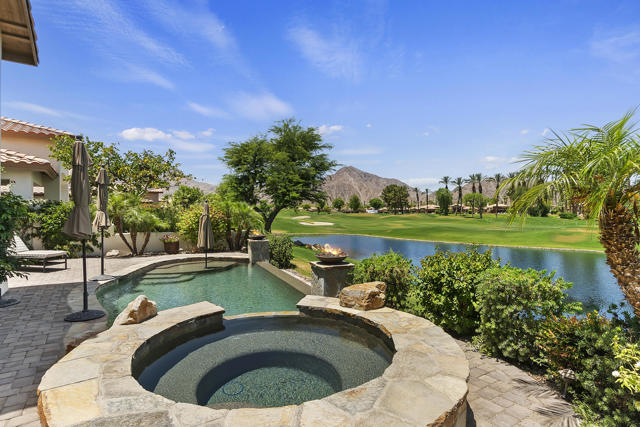78920 Cabrillo Way Way, La Quinta CA: https://media.crmls.org/mediaz/2b2a6616-225a-4c69-9e01-469a078e031f.jpg