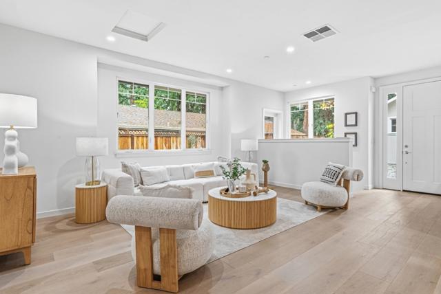 139 Flynn Avenue, Mountain View CA: https://media.crmls.org/mediaz/2b2a796a-7af0-4acc-a974-be29707ea97a.jpg