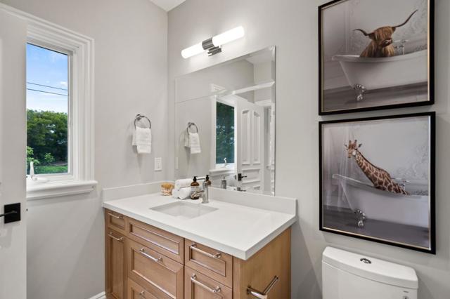 1535 Lakeview Drive, Hillsborough CA: https://media.crmls.org/mediaz/2b2a87b7-6f52-429c-8d3f-e23bcdded19e.jpg