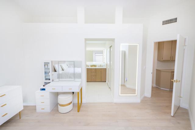 Image 6 of 17 For 11376 Via Rancho San Diego Road F