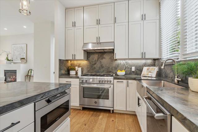 910 Cedar Street, Berkeley CA: https://media.crmls.org/mediaz/2b2b7536-679e-4b70-9b32-d1d29df814c7.jpg