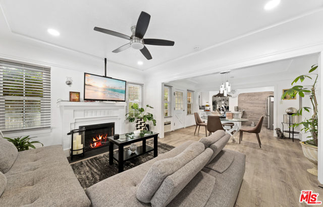 1747 N Avenue 46, Los Angeles CA: https://media.crmls.org/mediaz/2b2b9feb-c8c3-42c0-8a2b-3b73eb0f5e0e.jpg