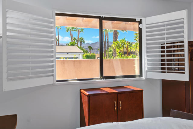 71138 Patricia Park Place, Rancho Mirage CA: https://media.crmls.org/mediaz/2b2c3f15-0f90-4bcf-bca4-79f435e7deed.jpg