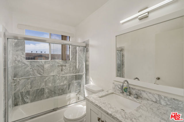 1010 Palm Avenue, West Hollywood CA: https://media.crmls.org/mediaz/2b2d37de-f009-4ff6-8ce4-613cc809f8d3.jpg