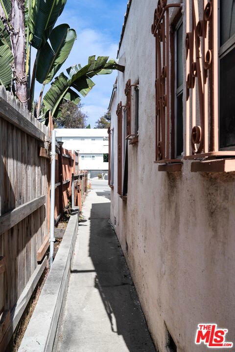 4214 W Slauson Avenue, Los Angeles CA: https://media.crmls.org/mediaz/2b2d69e2-e9a5-4366-9734-e3ea5e9895d4.jpg