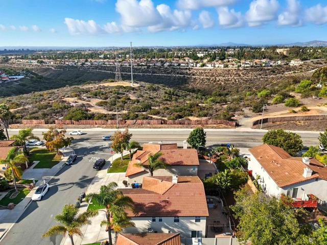 1029 Vista Oak Place, Chula Vista CA: https://media.crmls.org/mediaz/2b2dbaaa-db6e-4aba-8404-e095970e9485.jpg