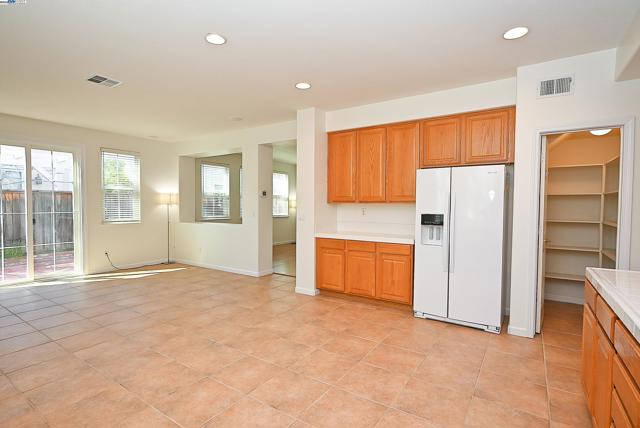 4189 Tessa Pl, Pleasanton CA: https://media.crmls.org/mediaz/2b2e380c-3dad-4c6b-addd-98bf00e4e441.jpg
