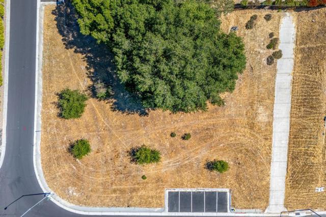 2393 Banyan Street, Gilroy CA: https://media.crmls.org/mediaz/2b2f335b-0e0b-4557-841f-3b36de88e728.jpg