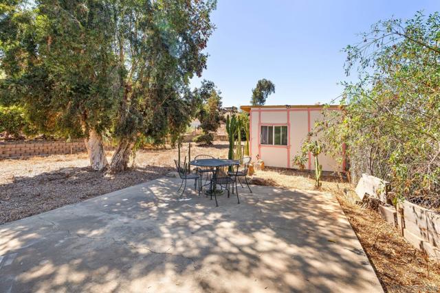8968 Rocket Ridge Rd, Lakeside CA: https://media.crmls.org/mediaz/2b2f7b28-29be-4dca-ae84-b522ae6e6cf6.jpg