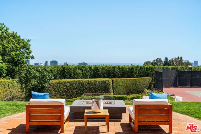 Drew Fenton | 220 Bentley Circle Los Angeles CA | MLS: 7377652