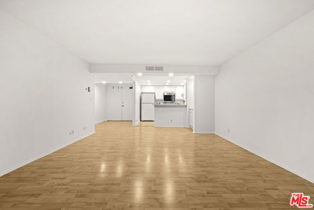 10535 Wilshire Boulevard, Los Angeles CA: https://media.crmls.org/mediaz/2b2ff635-b88d-4199-b55d-3319f81a2ac1.jpg