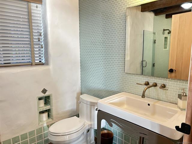 Image 19 of 49 For 1105 Stratford Ct
