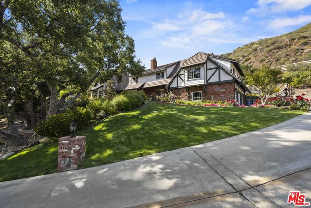 25730 Sand Canyon Road, Santa Clarita CA: https://media.crmls.org/mediaz/2b30c8c6-ab9c-4c9d-9647-86a0792ad7a2.jpg