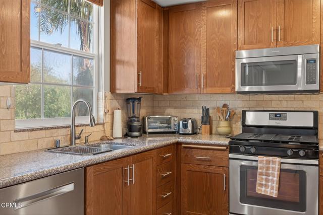 130 N Garden Street, Ventura CA: https://media.crmls.org/mediaz/2b3110d0-2e8f-4642-a385-90db6834b78f.jpg