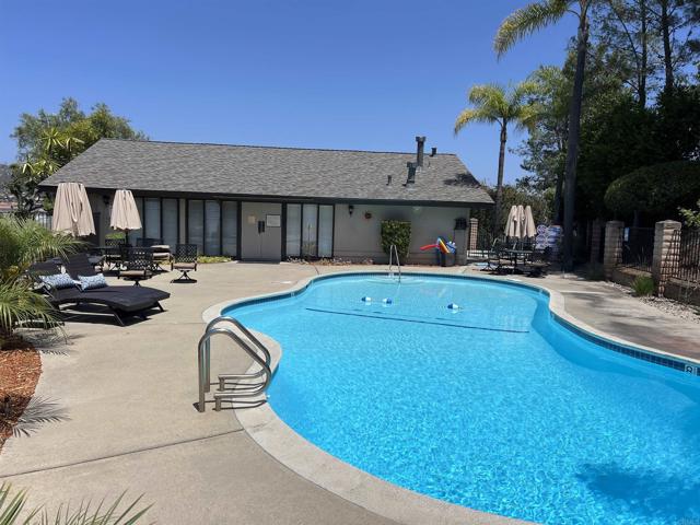 1404 Lombard Street, Vista CA: https://media.crmls.org/mediaz/2b319d8e-0313-4edf-92ba-0b8401aaaab9.jpg