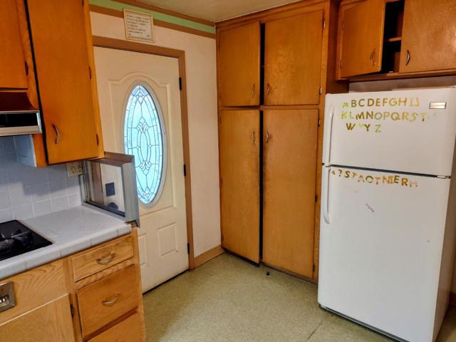 230 Paloma Avenue, Salinas CA: https://media.crmls.org/mediaz/2b31e17d-8313-4558-8b7a-cb8a679ec2b6.jpg