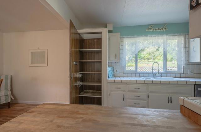 Image 21 of 39 For 17581 Pond-derosa